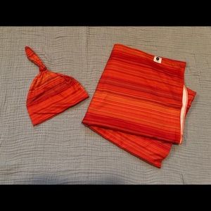 Bumblito swaddle and hat set